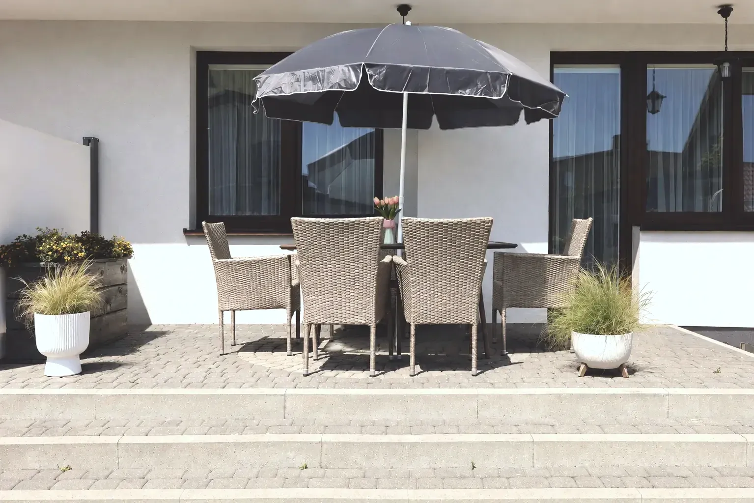 Taras przed wejściem - SolMare Karwia